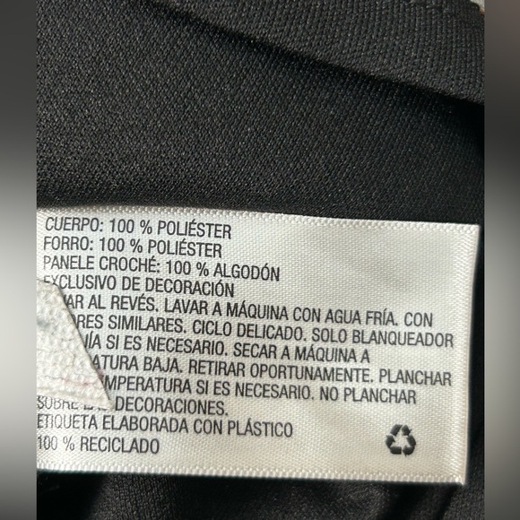 Xhilaration Boho  Dress Size Medium
Beautiful black coral floral print relaxed - Picture 13 of 14